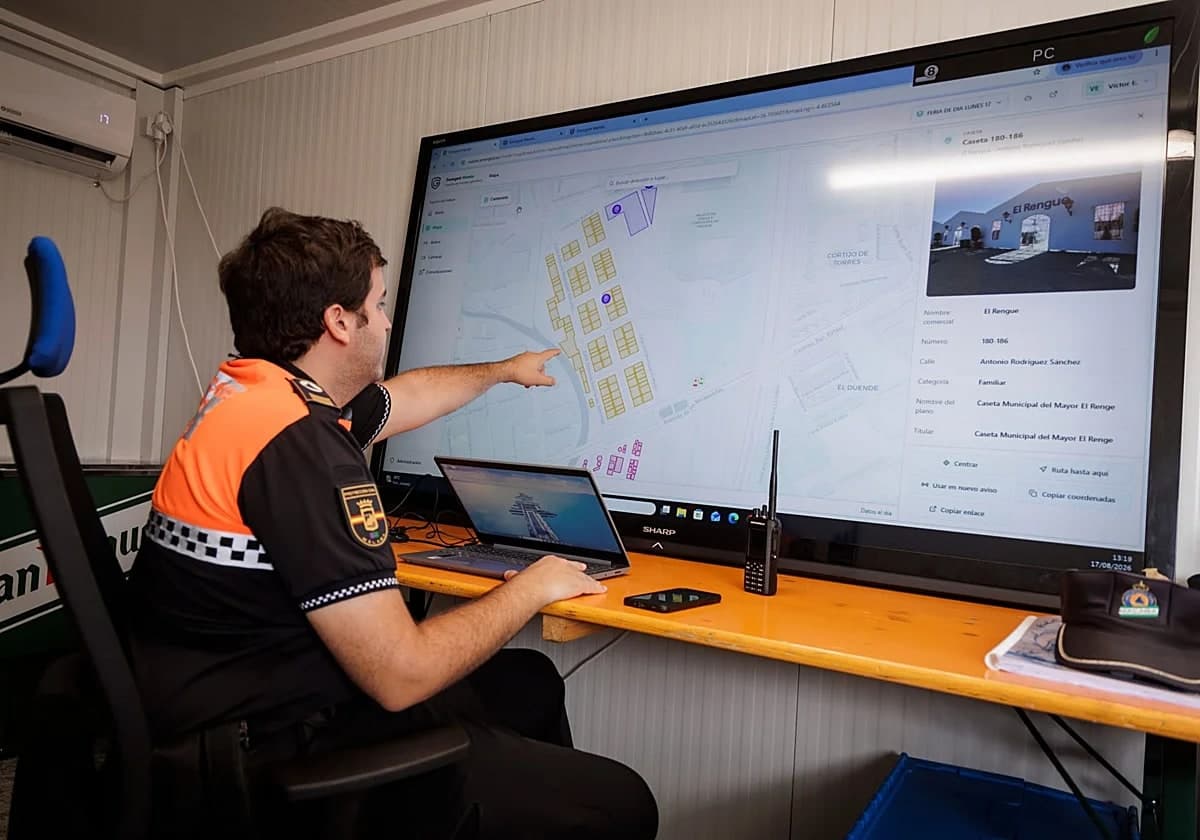 A police officer using Emergest Mando at the Feria de Málaga 2026 command post